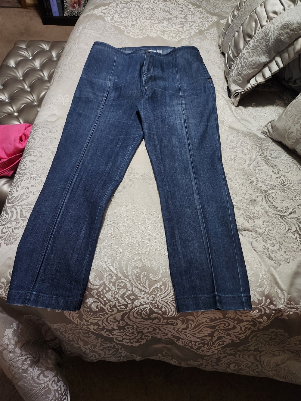 Women’s Straight Leg Jeans in Indigo Blue - Sleek Everyday Style